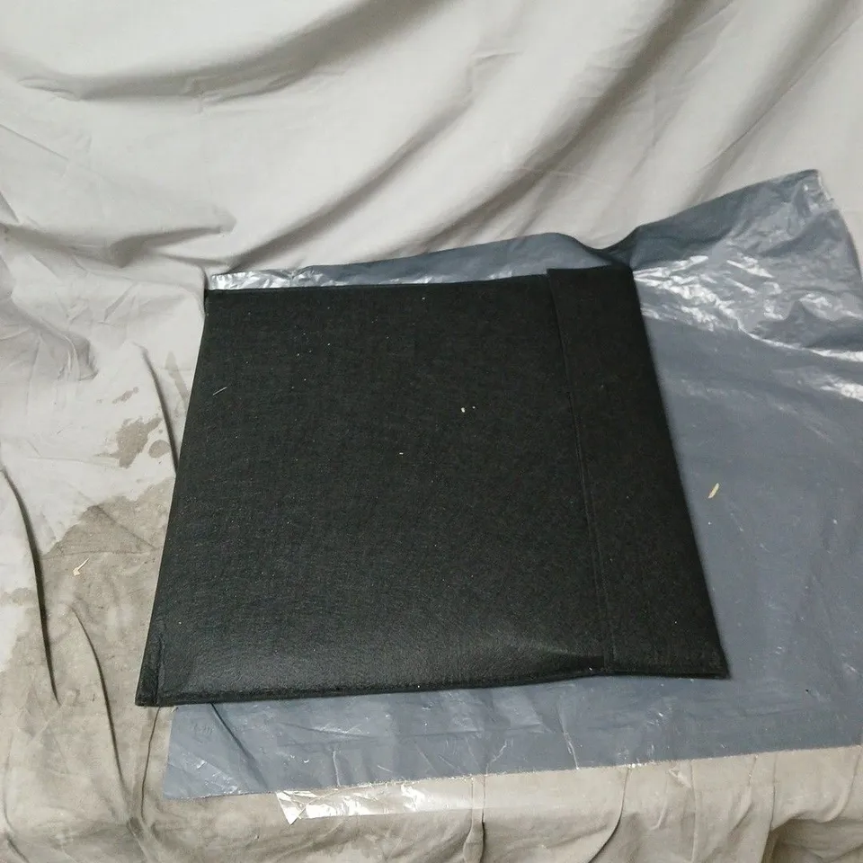 SUITU ST 3603 COLLAPSIBLE TABLE TOP BLACK, WITH PROTECTIVE POUCH. BOXED