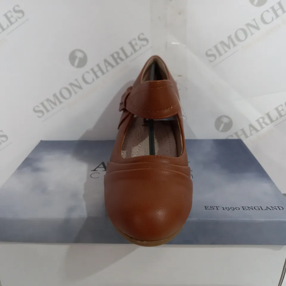 BOXED AJVANI COLLECTION PLATFORM TAN SHOES - UK 4