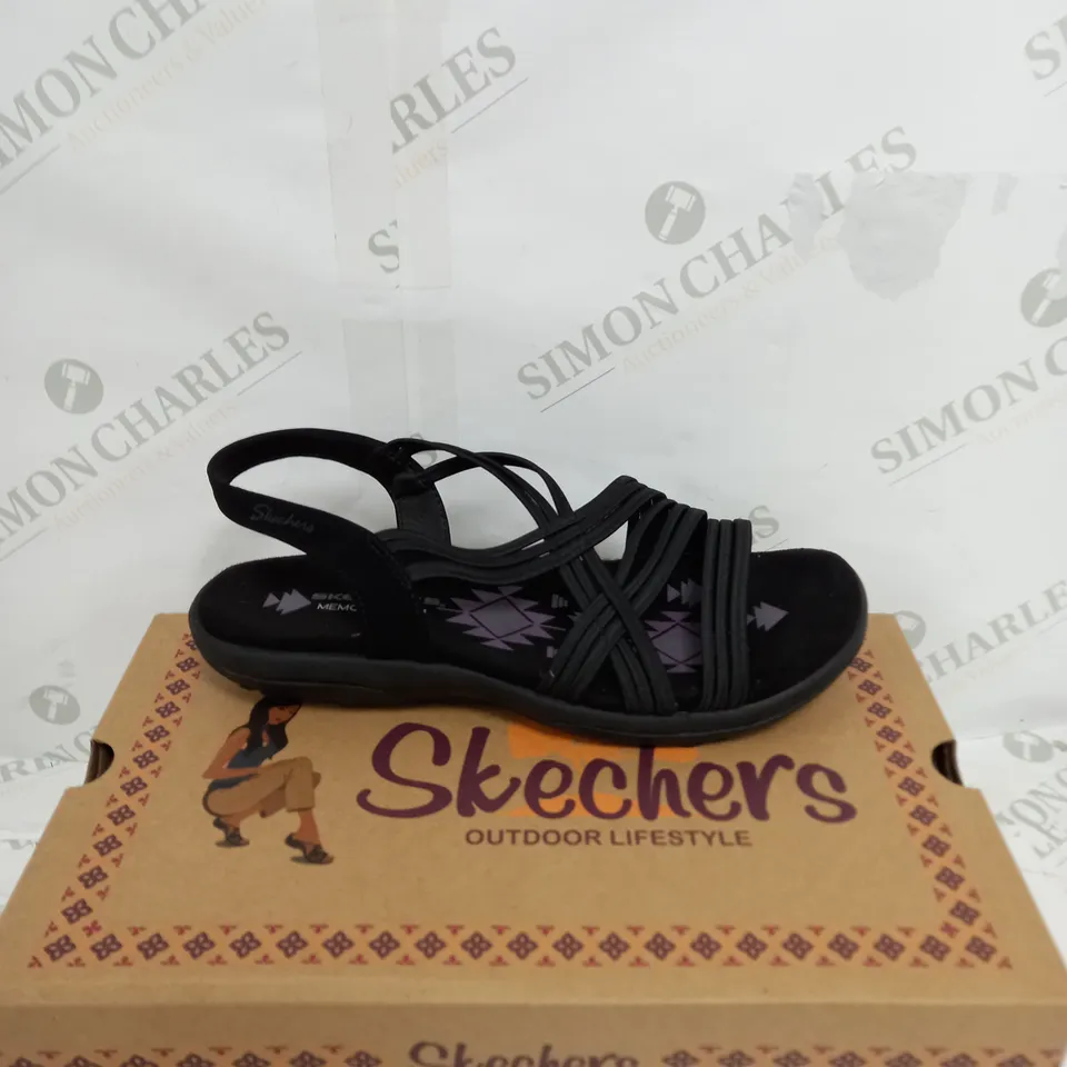 BOXED SKECHERS VEGAN OPEN TOE SANDALS SIZE 7