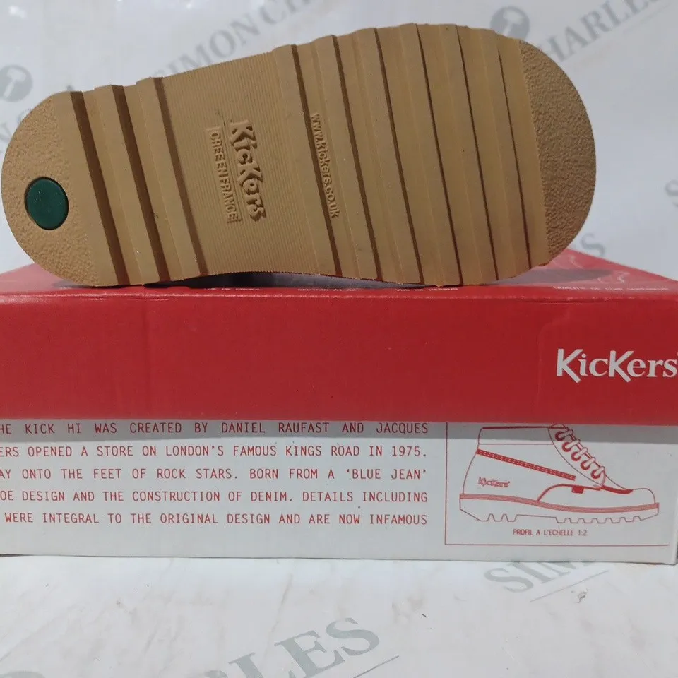 BOXED PAIR OF KICKERS KIDS SHOES IN RED SIZE 29