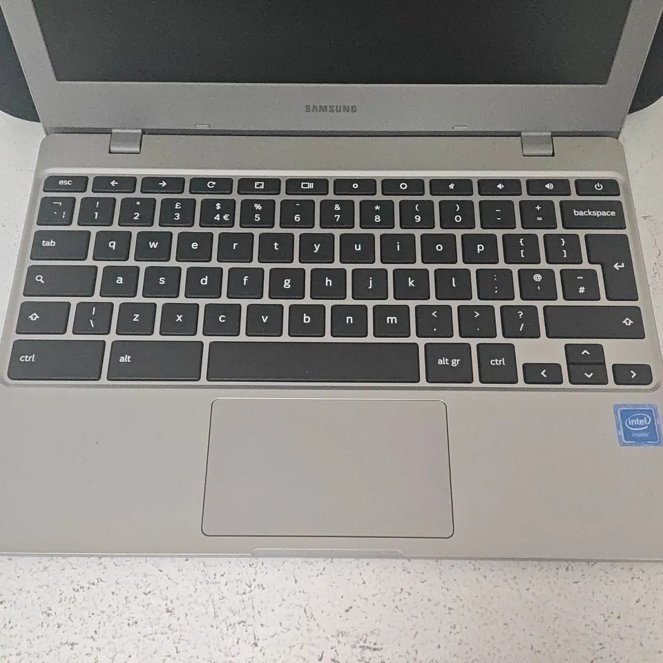 UNBOXED SAMSUNG CHROME INTEL INSIDE LAPTOP IN SILVER - XE310XBA