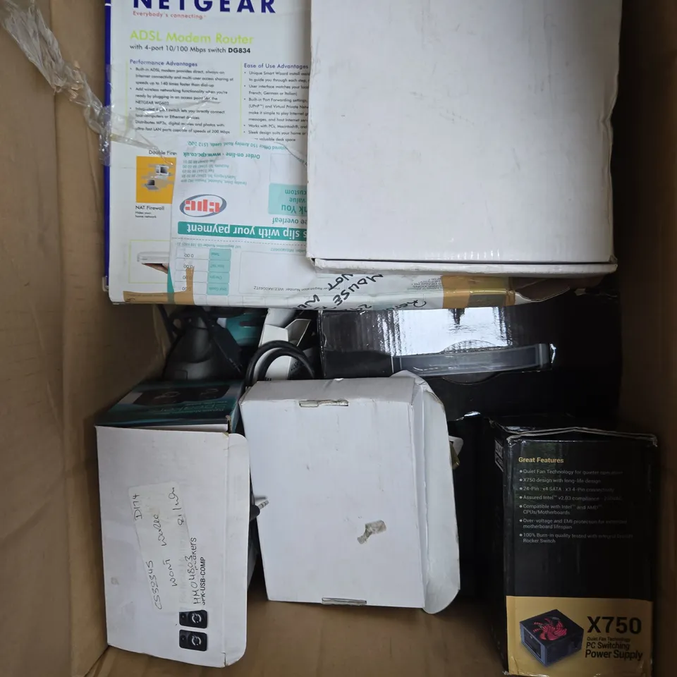 APPROXIMATELY 15 ASSORTED ELECTRICAL PRODUCTS TO INCLUDE MICE, ENCLOSURES ETC - COLLECTION ONLY 