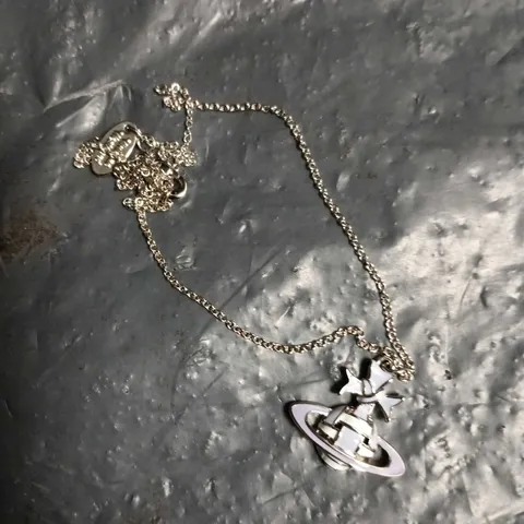 VIVIENNE WESTWOOD ORB PENDANT NECKLACE