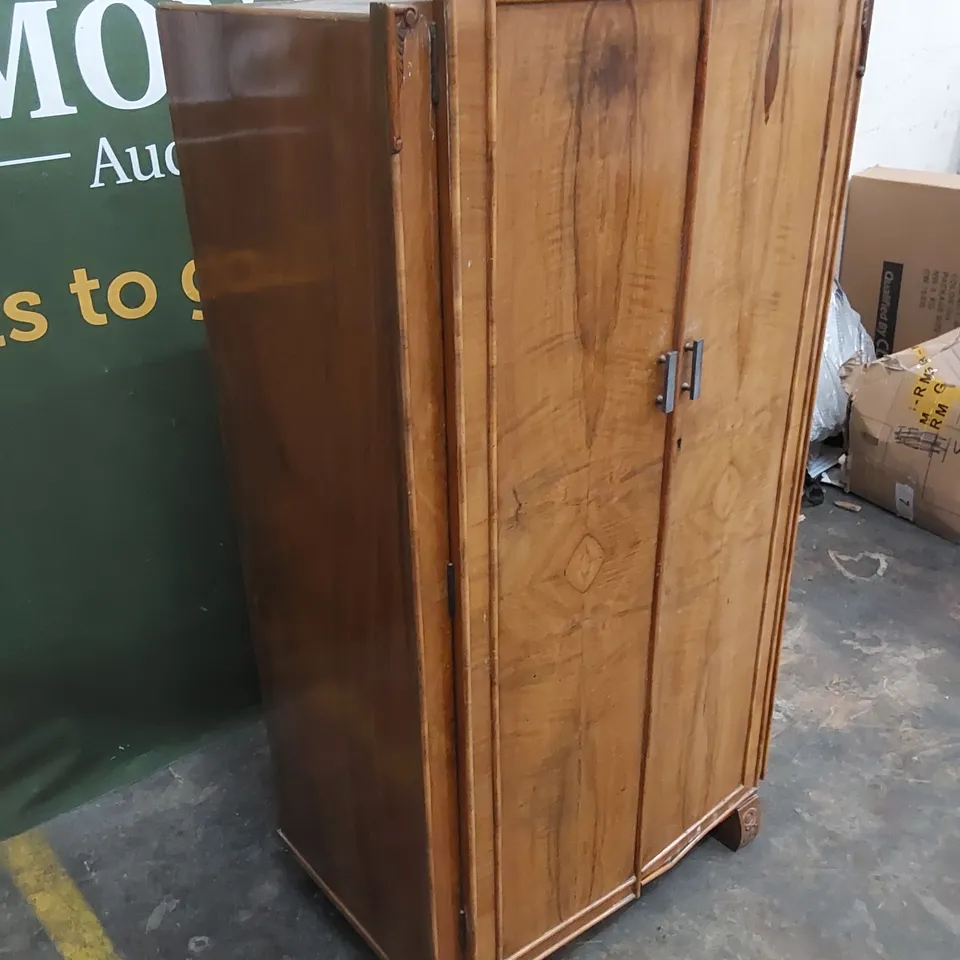 ANTIQUE MID-20TH CENTURY STYLE CABINET 