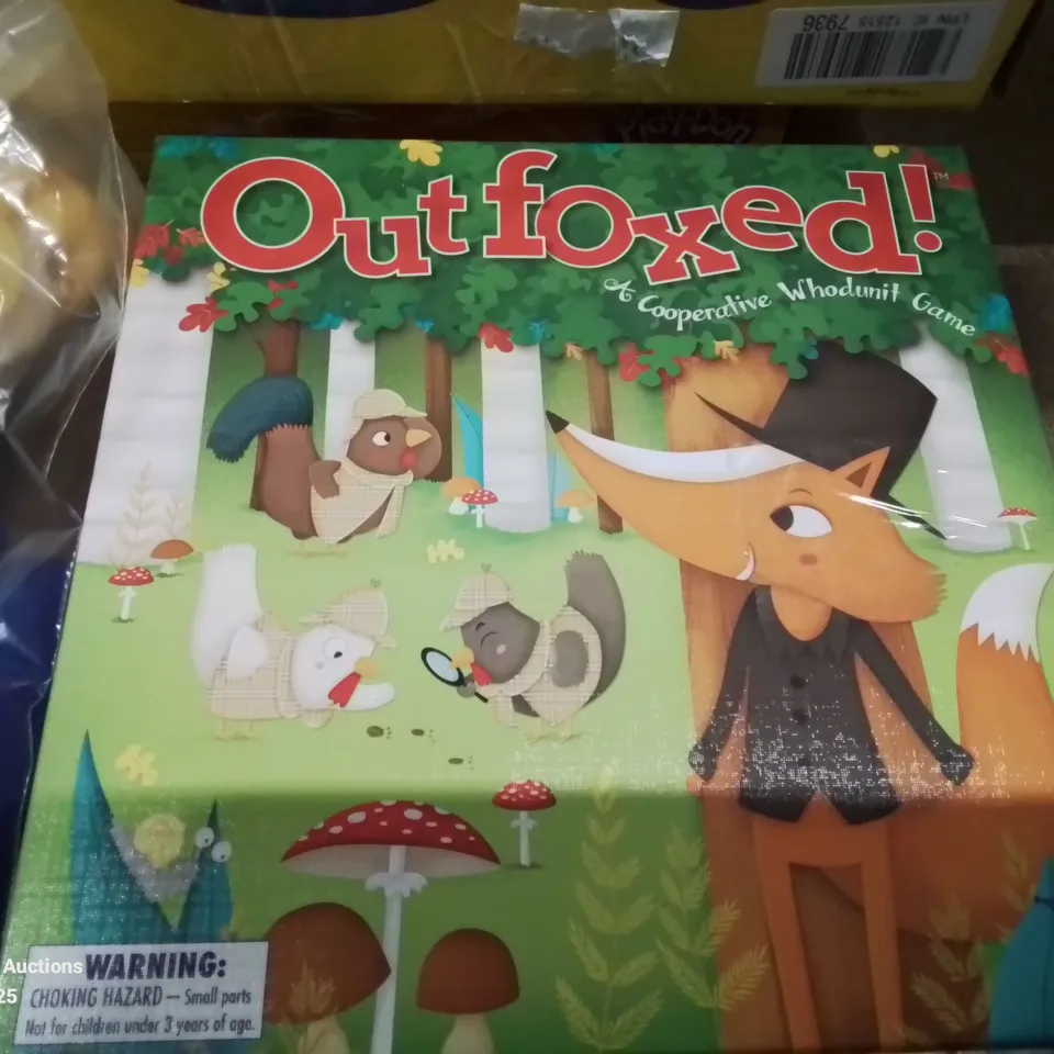 BOX OF APPROXIMATELY 10 KIDS BOXED TOYS TO INCLUDE: DRESS UP SETS, OUTFOXED GAME, OPERATION, KITCHEN PLAT SET ETC.