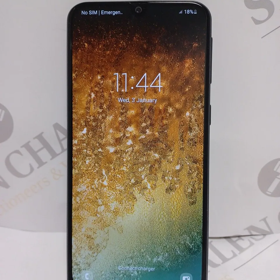 SAMSUNG GALAXY A40 SMARTPHONE 