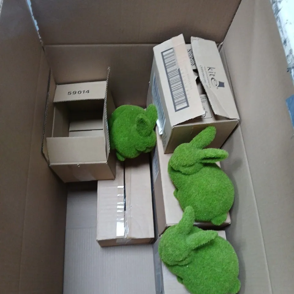 BOX OF APPROXIMATELY 10 HOUSEHOLD ITEMS RABBIT GARDEN ORNAMENTS, GOLD COLOURED FRUIT BOWL AND A CANDLE HOLDER
