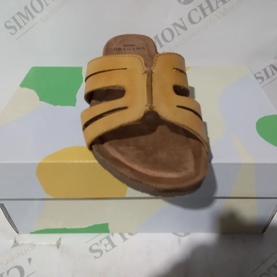 BOXED PAIR OF EARTH ORIGINS OPEN TOE SANDALS IN TAN UK SIZE 3
