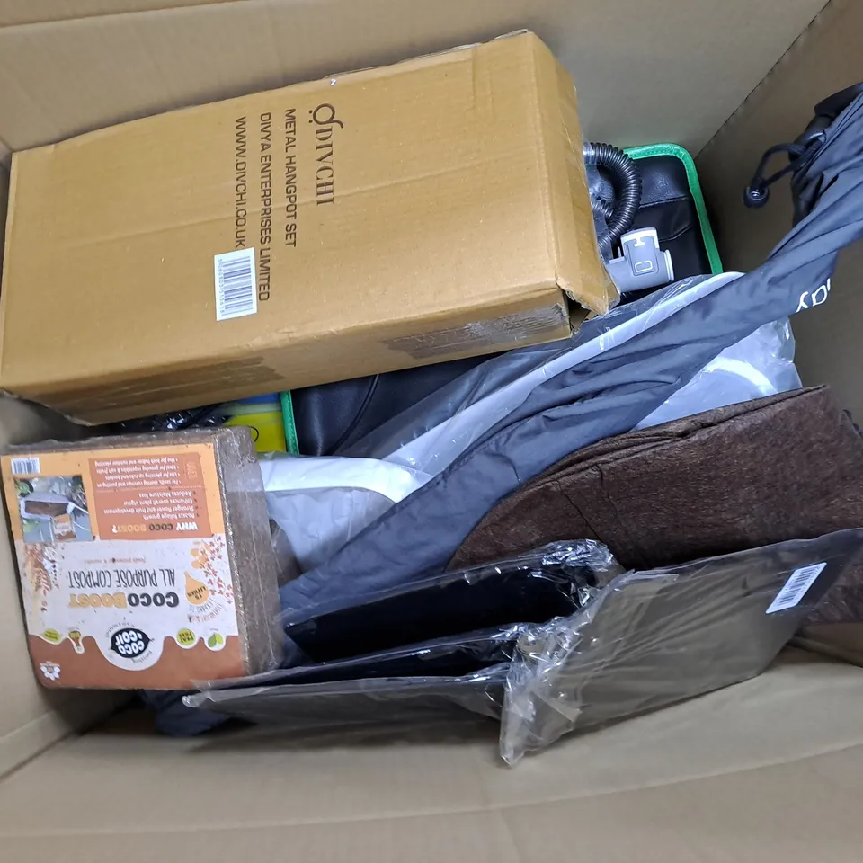 APPROXIMATELY 12 ASSORTED HOUSEHOLD ITEMS TO INCLUDE HANGPOT SET, CLIPBOARDS, ALL PURPOSE COMPOST, ETC - COLLECTION ONLY
