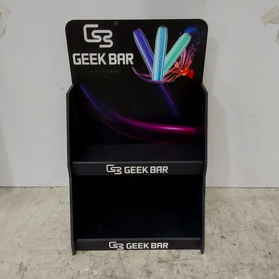 PALLET CONTAINING APPROXIMATELY 64 X BOXES OF GEEK BAR VAPE COUNTERTOP DISPLAYS - 10 DISPLAYS PER BOX