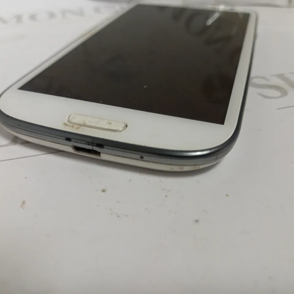 SAMSUNG GT-I900 GALAXY III - WHITE 
