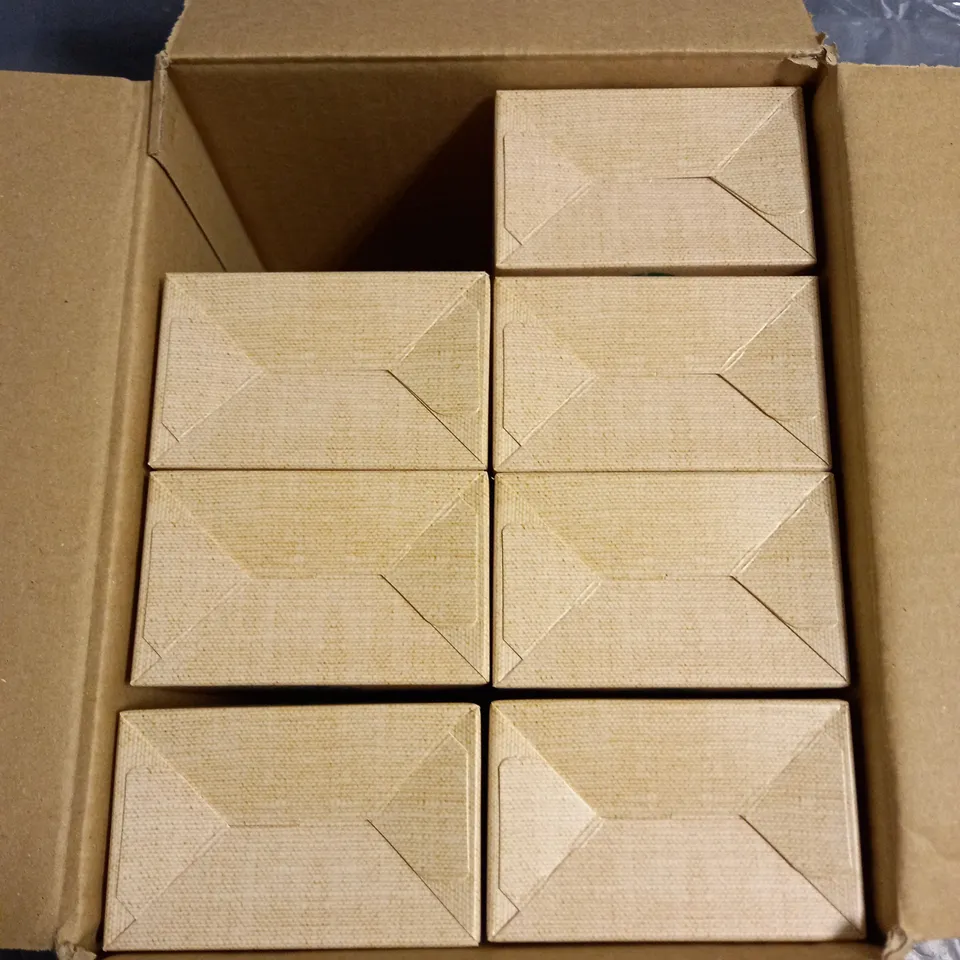 BOX OF APPROXIMATELY 8X12 EARTH KISS SUPER NATURALS KOMBUCHA & HEMP CLAY TONING PEEL-OFF MASKS