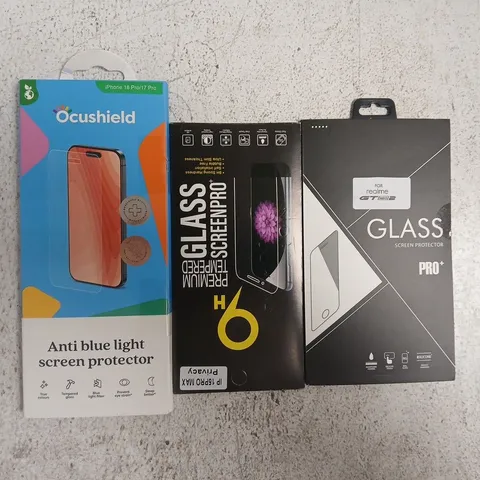 APPROXIMATELY 10 ASSORTED HOUSEHOLD ITEMS TO INCLUDE SCREEN PROTECTORS, ETC