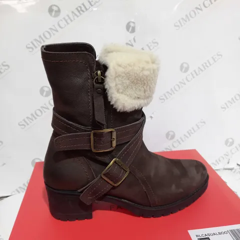 BOXED RUTH LANGSFORD CASUAL BOOTS, OAK - SIZE 5
