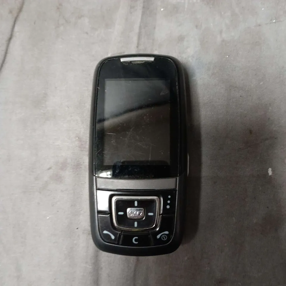 SAMSUNG MOBILE PHONE – BLACK, SLIDING KEYPAD 