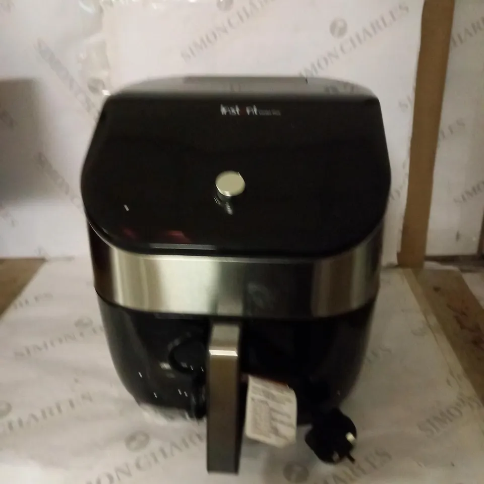 INSTANT VORTEX PLUS WITH CLEARCOOK DIGITAL HEALTH AIR FRYER