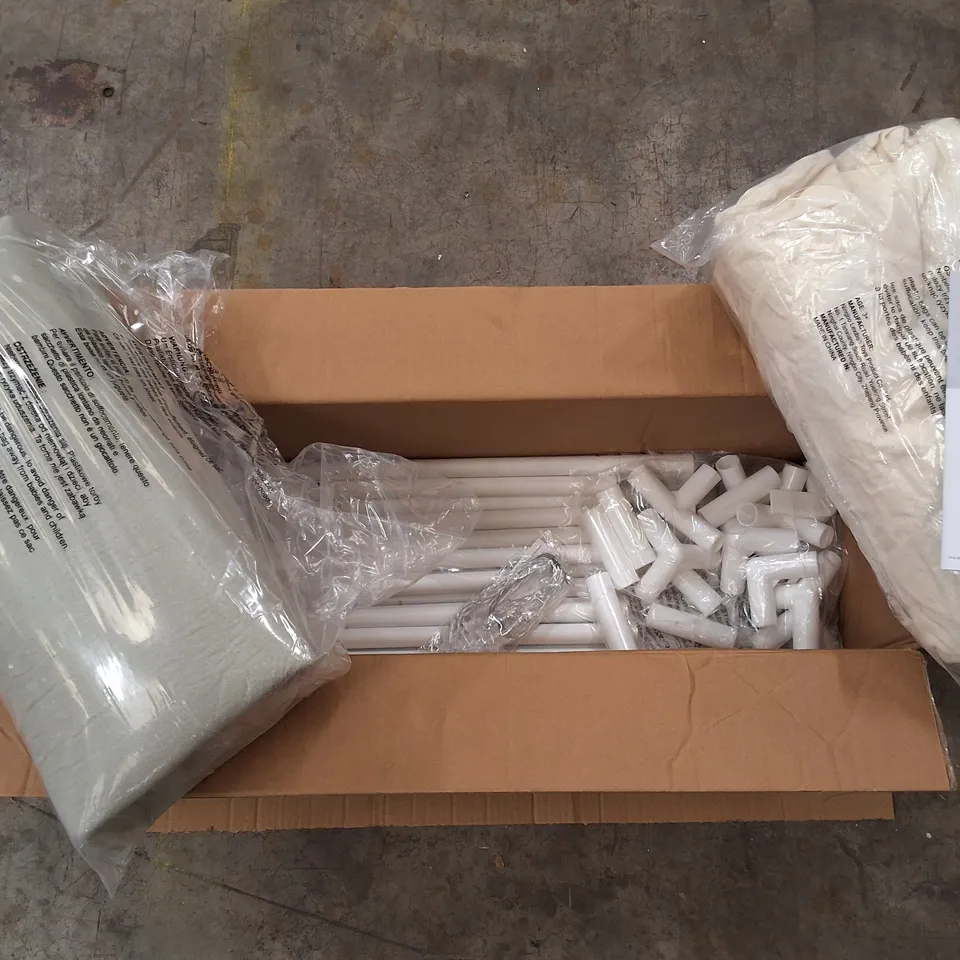 BOXED KIDS GAMES TENT 