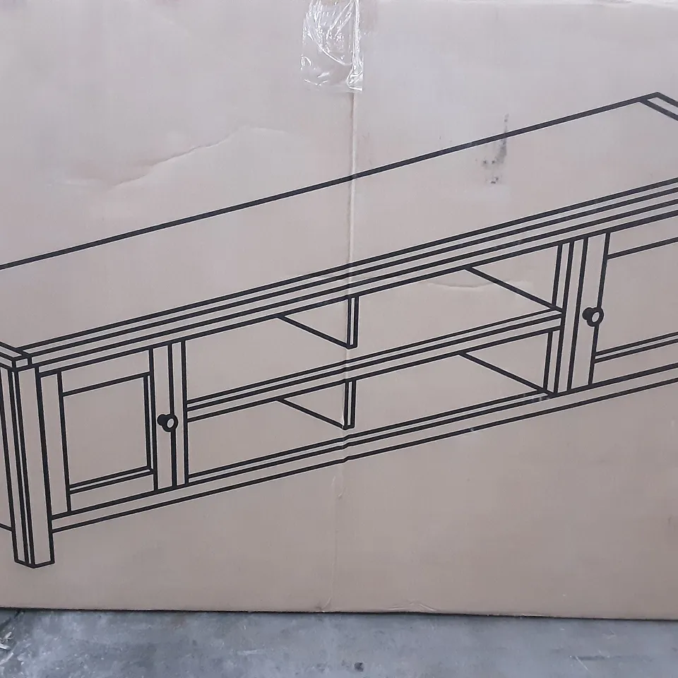 BOXED BROMLEY EXTRA WIDE TV UNIT IN OAK- H46 X W180 X D36 CM 
