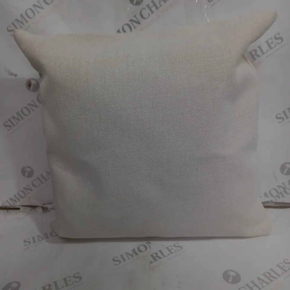 CREAM CUSHION