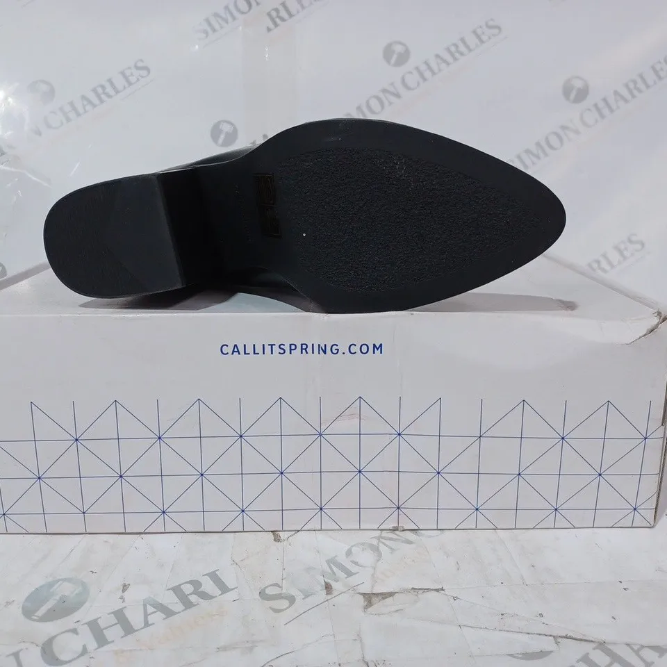 BOXED PAIR OF CALL IT SPRING EROECIA BLOCK HEEL ZIP-UP BOOTS IN BLACK SIZE 5