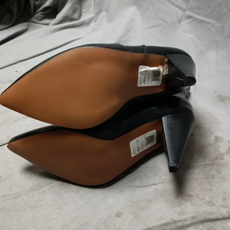 ASOS BLACK LEATHER LOOK ANKLE BOOTS WITH SIDE ZIP – POINTED TOE, MID-HEEL