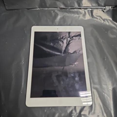 APPLE IPAD AIR TABLET - A1474