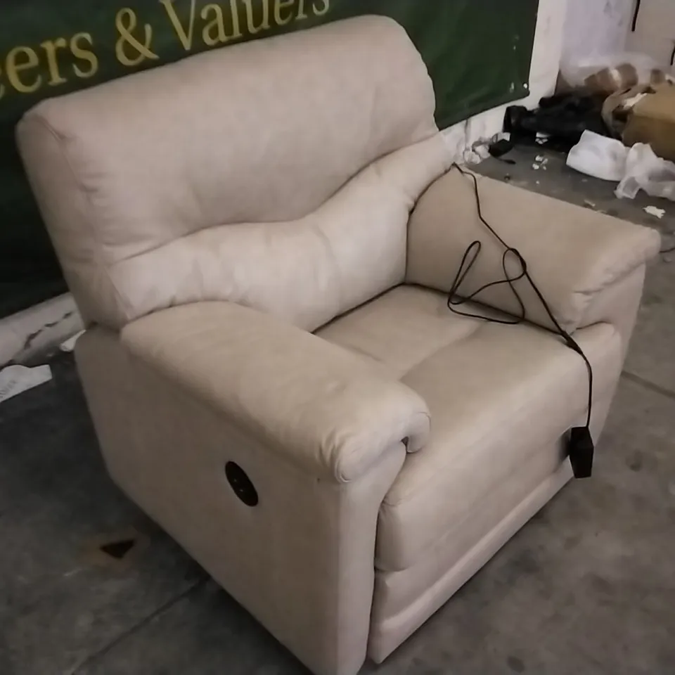 QUALITY BRITISH DESIGNED & MANUFACTURED G PLAN MOCHA LEATHER ELECTRIC RECLINING ARMCHAIR 