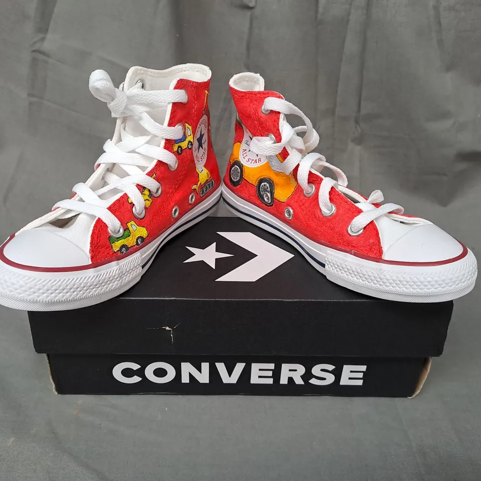 BOXED PAIR OF CONVERSE KIDS SHOES UK SIZE 12