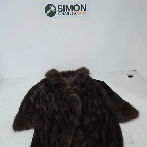 LA MAREY SIGNATURE FUR COAT, BROWN, UK SMALL (SM)