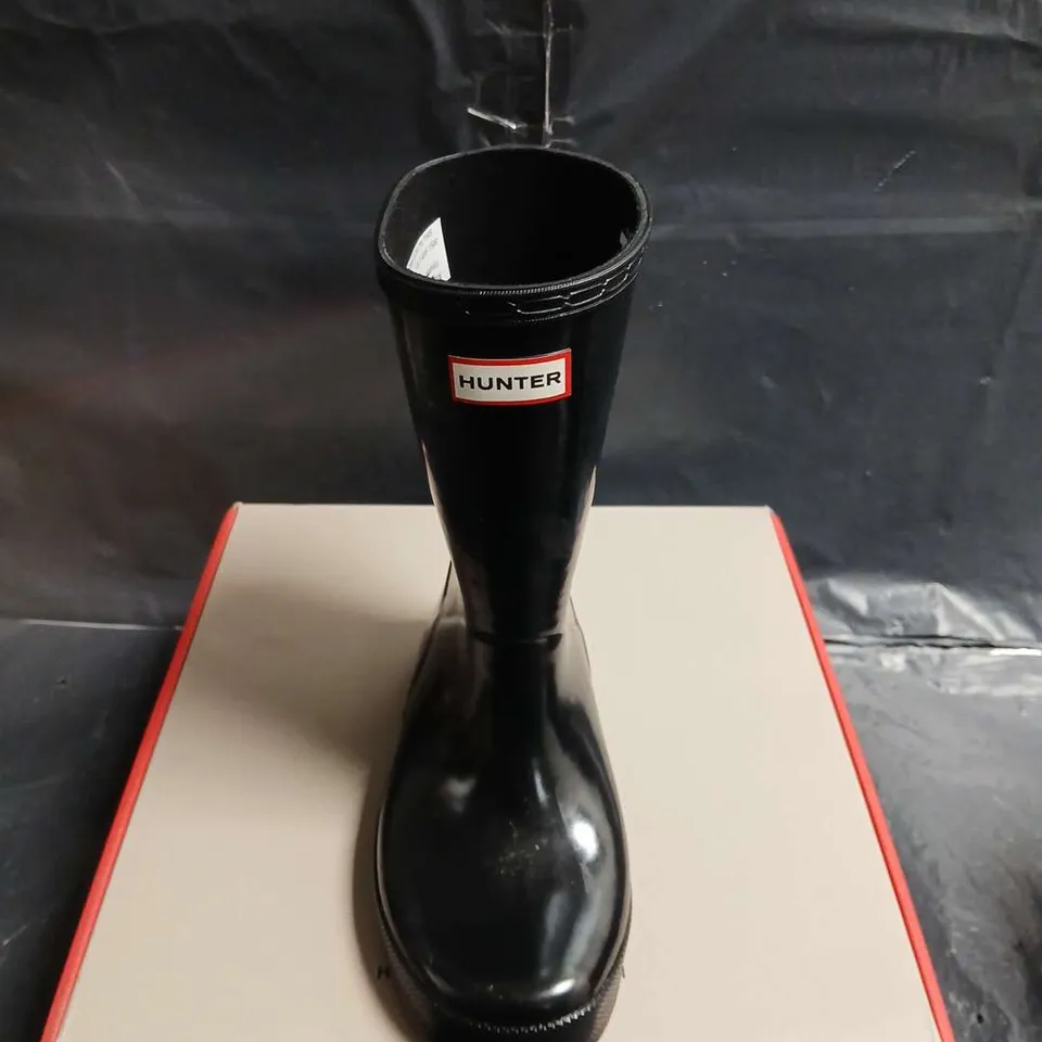 HUNTER KIDS FIRST CLASSIC GLOSS BLACK WELLINGTON BOOTS – UK 12 (BOXED)