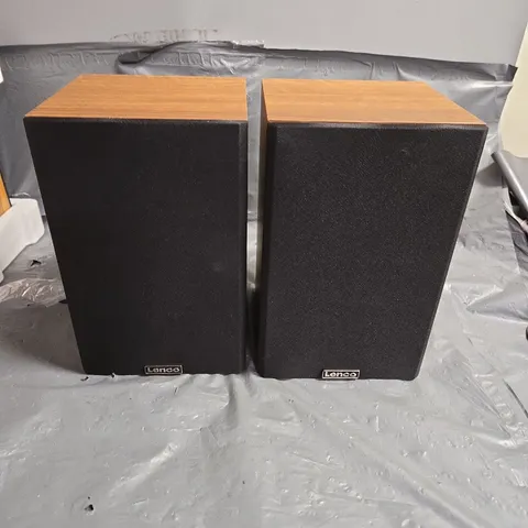 SET OF 2 LENCO TURNTABLE SPEAKERS - BROWN