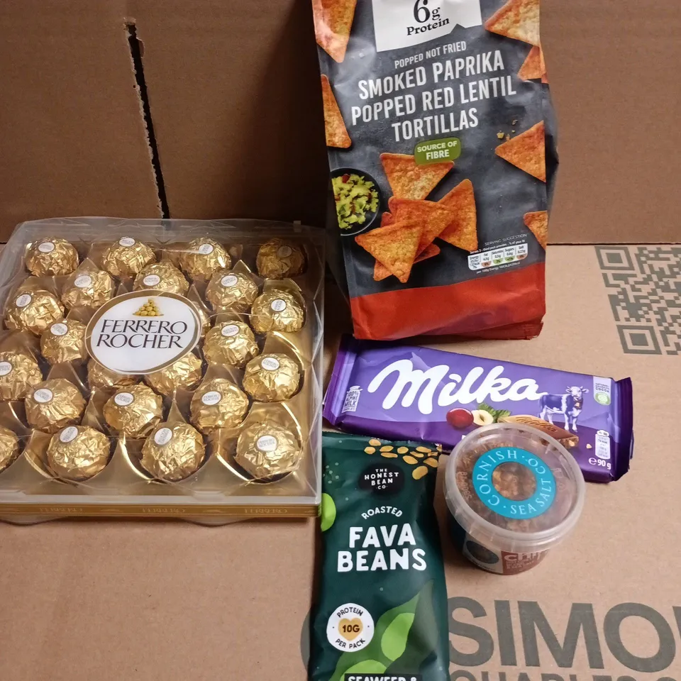 APPROXIMATELY 10 ASSORTED FOOD/DRINK PRODUCTS TO INCLUDE MILKA CHOCOLATE, FERRERO ROCHER, FAVA BEANS ETC 