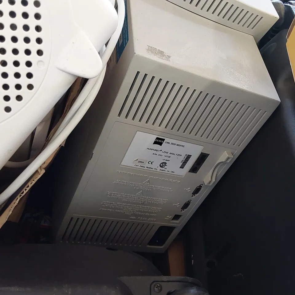 PALLET OF ASSORTED ELECTRICALS AND CONSUMER PRODUCTS TO INCLUDE; PA915 MOBILE AMPLIFIER, HUMPHREY LENS ANALYZER, FAN/HEATERS FOOTREST ECT.