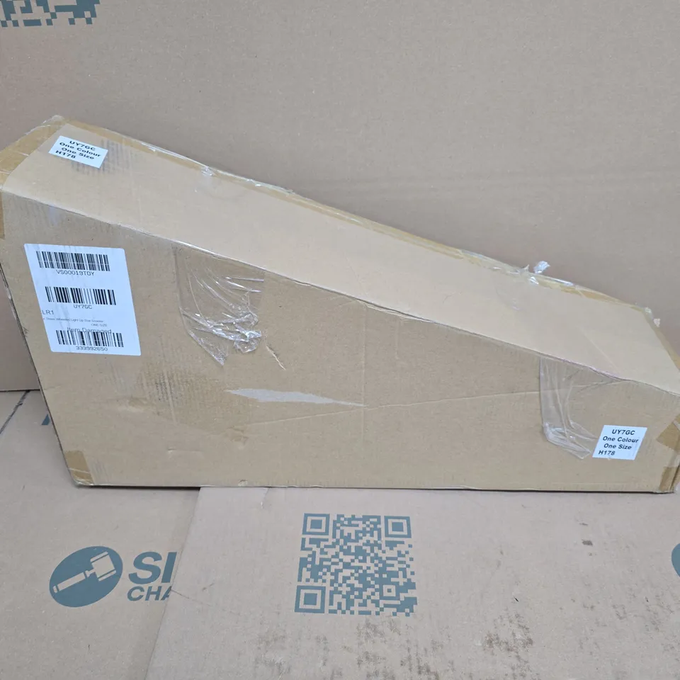 BOXED ZINC 3 WHEELED LIGHT UP STAR SCOOTER 