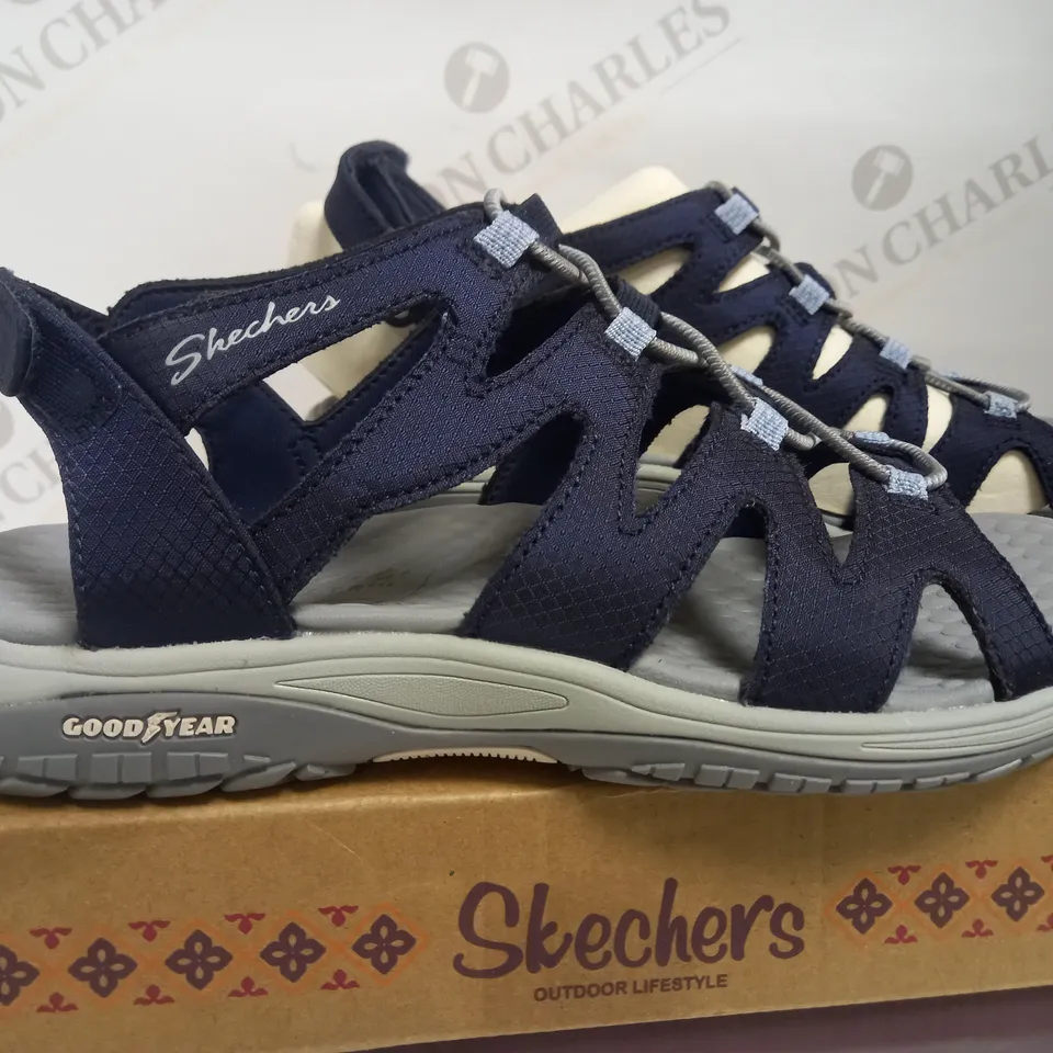 SKECHERS LOMELL EVERCHANGING FISHERMAN SANDAL NAVY UK 6