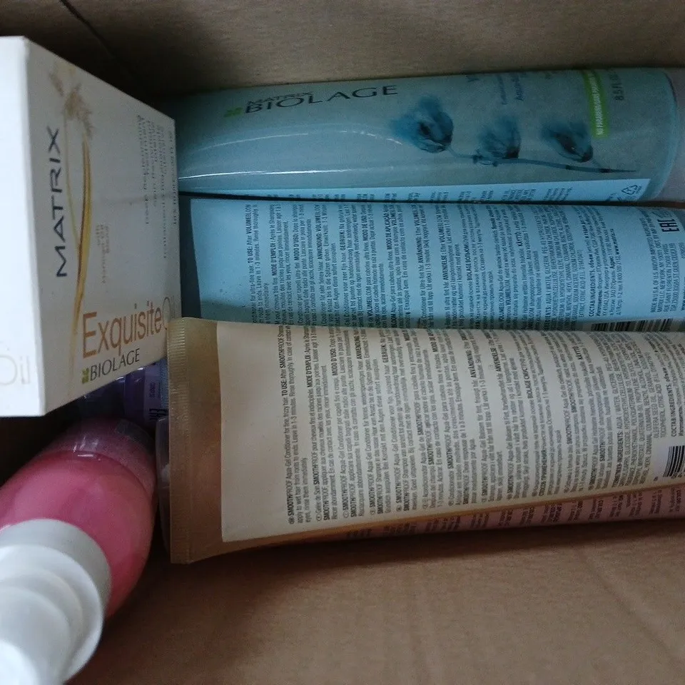 BOX OF APPROXIMATELY 10 ASSORTED MATRIX BIOLAGE COSMETIC ITEMS - COLLECTION ONLY