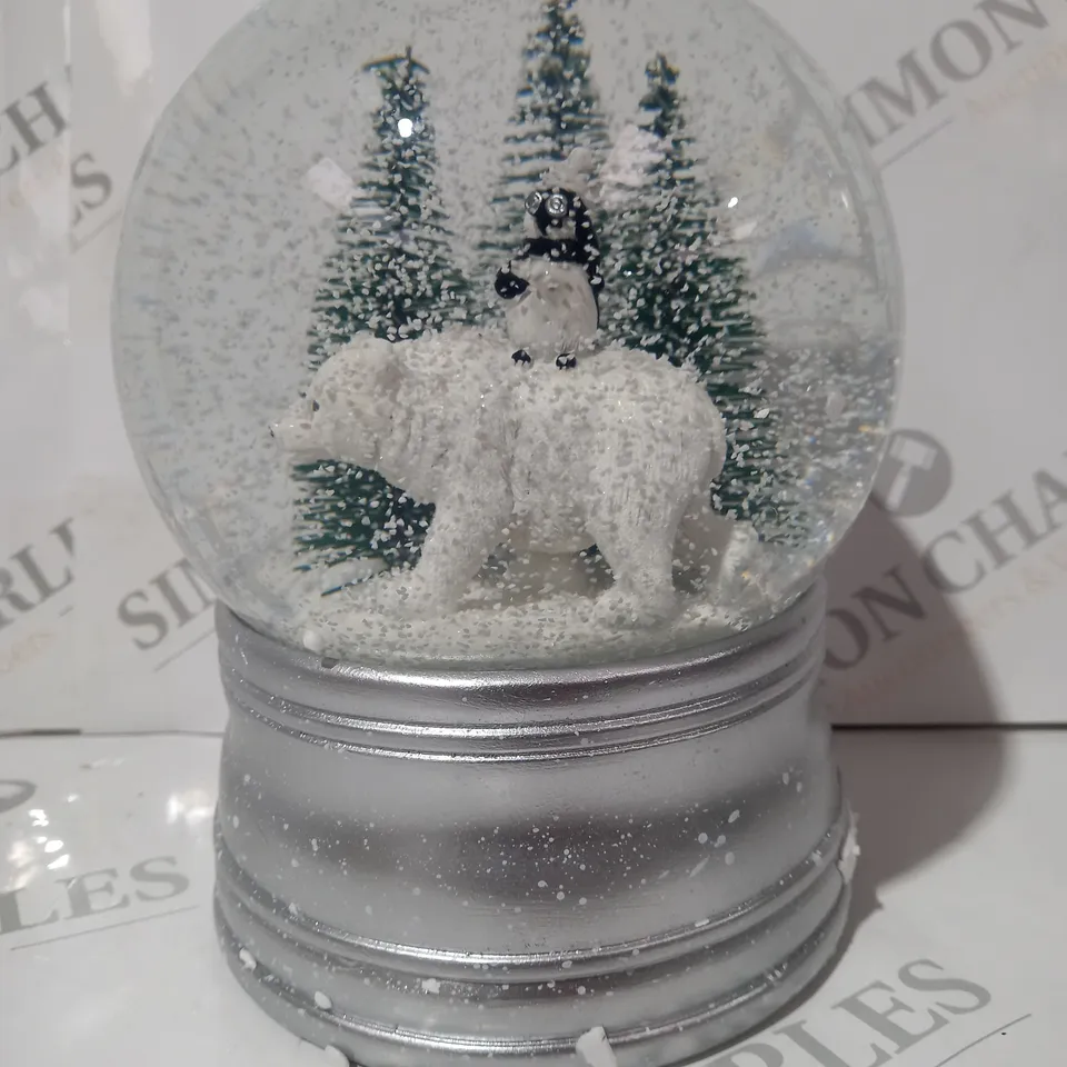 BOXED SANTA EXPRESS CHRISTMAS CHARACTER MUSICAL WATER SPINNER POLAR BEAR