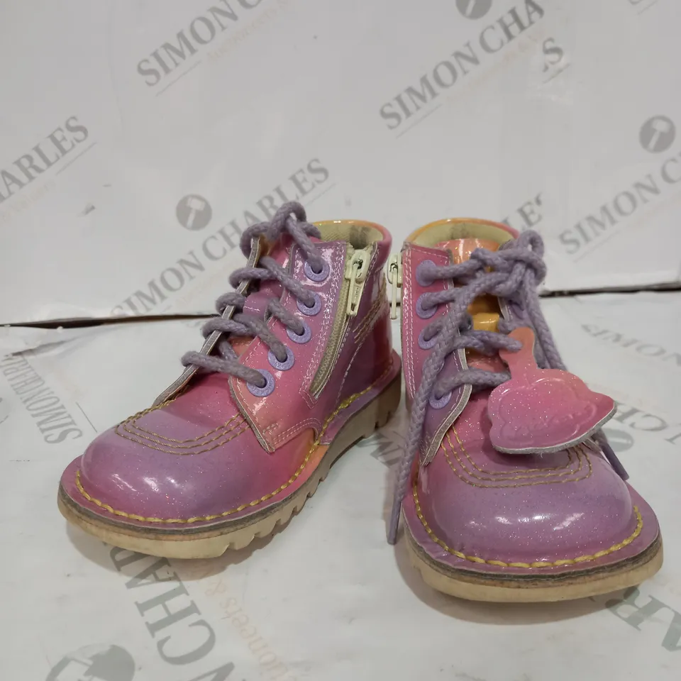 KICKERS WARM LINED LACE UP BOOTS - SIZE 10 KIDS