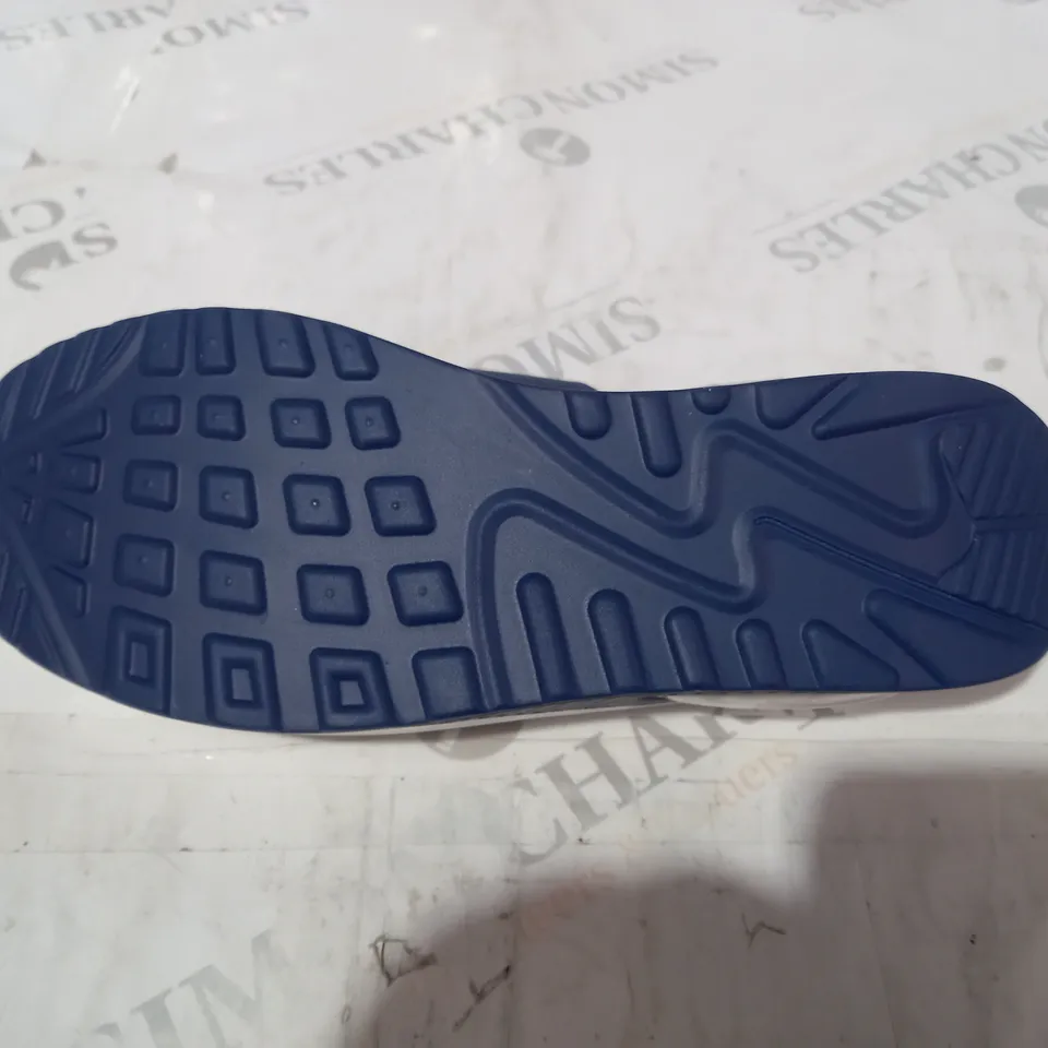 FASHION BLUE PUMPS SIZE UNKNOWN