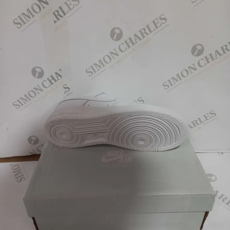 BOXED PAIR OF NIKE WHITE AIR FORCE ONES SIZE 4.5