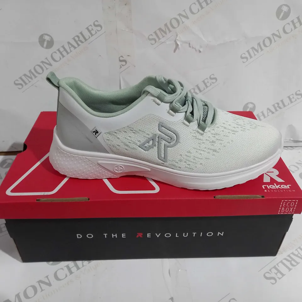 BOXED PAIR OF RIEKER REVOLUTION SOFT SHOES GREEN UK SIZE 6