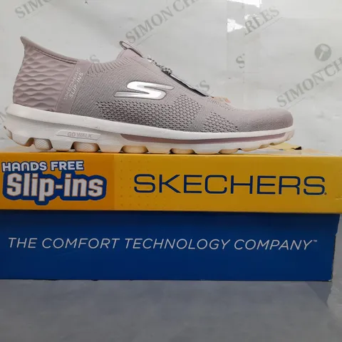 BOXED PAIR OF SKECHERS GO WALK SLIP-INS IN MAUVE UK SIZE 7