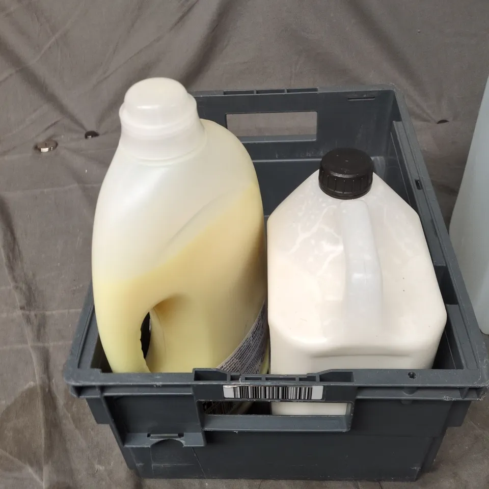 TOTE OF APPROXIMATELY 3 ASSORTED LIQUID ITEMS TO INCLUDE: 10L ADBLUE 