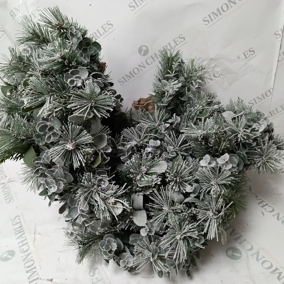 KELLY HOPPEN GREEN WREATH DECORATION  