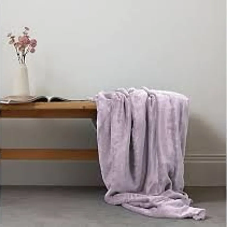 COZEE HOME FAMILY OVERSIZE VELVETSOFT THROW - PLUM