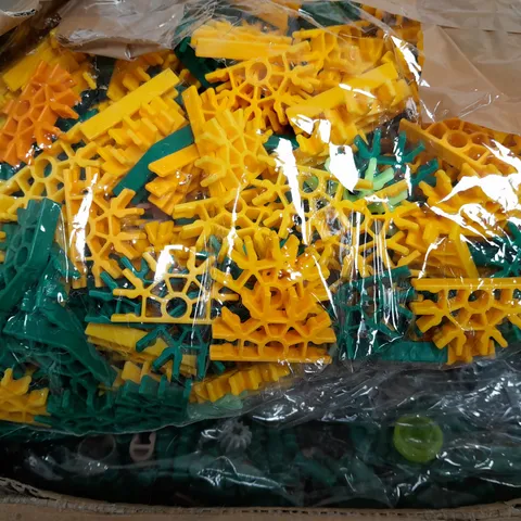 BOX TO INCLUDE LARGE ASSORTMENT OF K'NEX TOY PIECES - COLLECTION ONLY