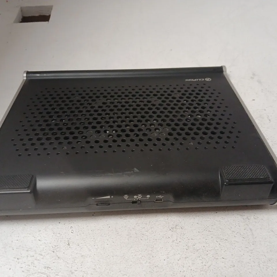 BOX OF APPROXIMATELY 14 ASSORTED ITEMS INCLUDING JABRA HEADSET , CLIPTEC COOLER PAD AND HEWLETT PACKARD KEYBOARD 