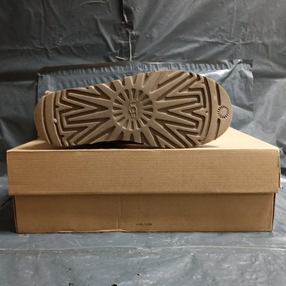 BOXED PAIR OF UGG BAILEY BOW VELVET RIBBON SHOES IN CHESTNUT SIZE UK 6