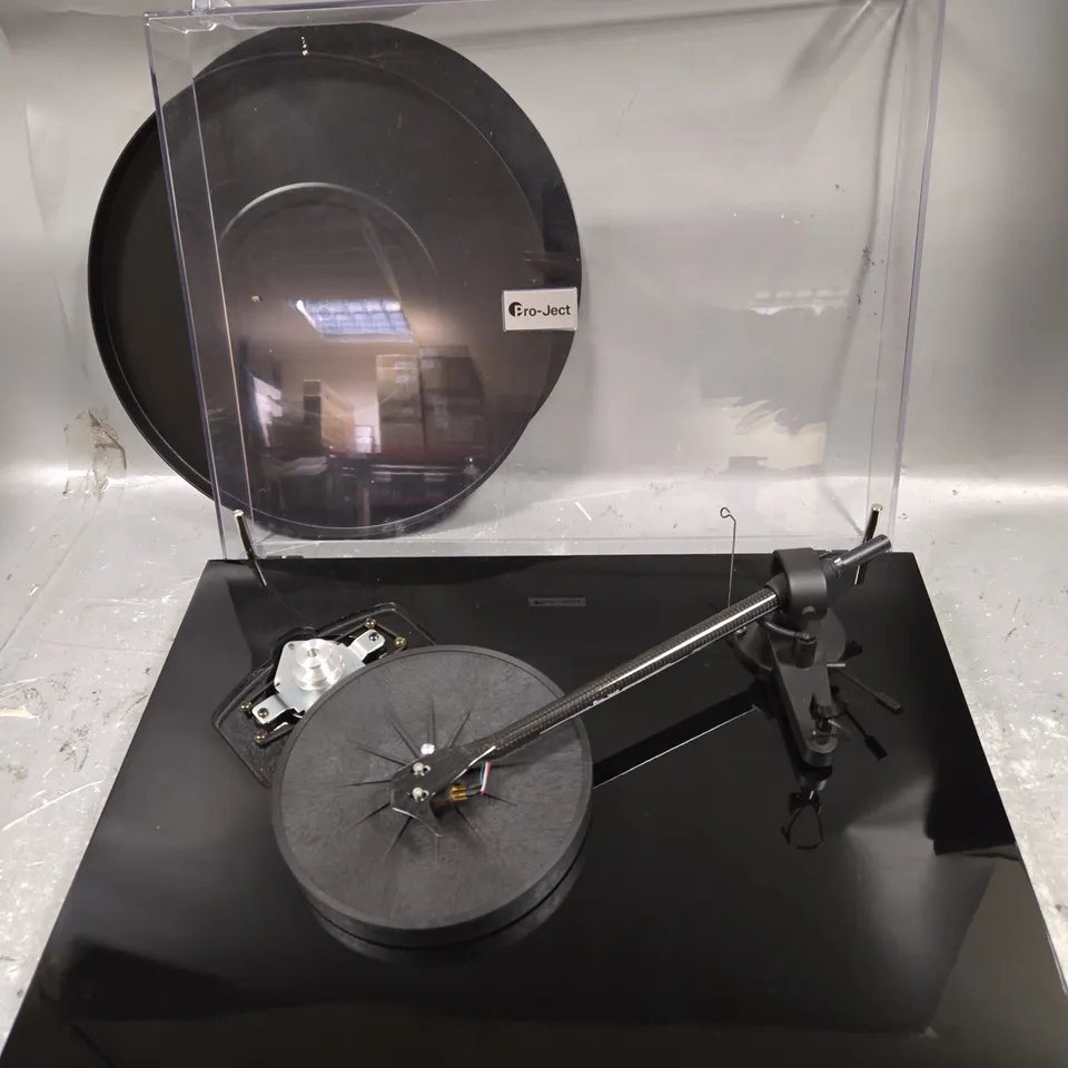 BOXED PRO-JECT DEBUT CARBON AUDIO SYSTEM 