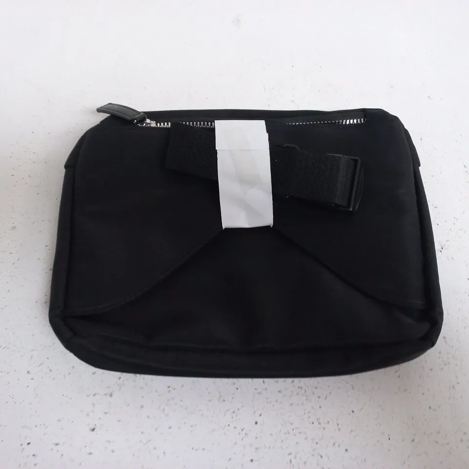 DSQUARED2 PERFUME POUCH